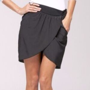 Aritzia Wilfred High-waisted Bubble Skirt 100 silk
